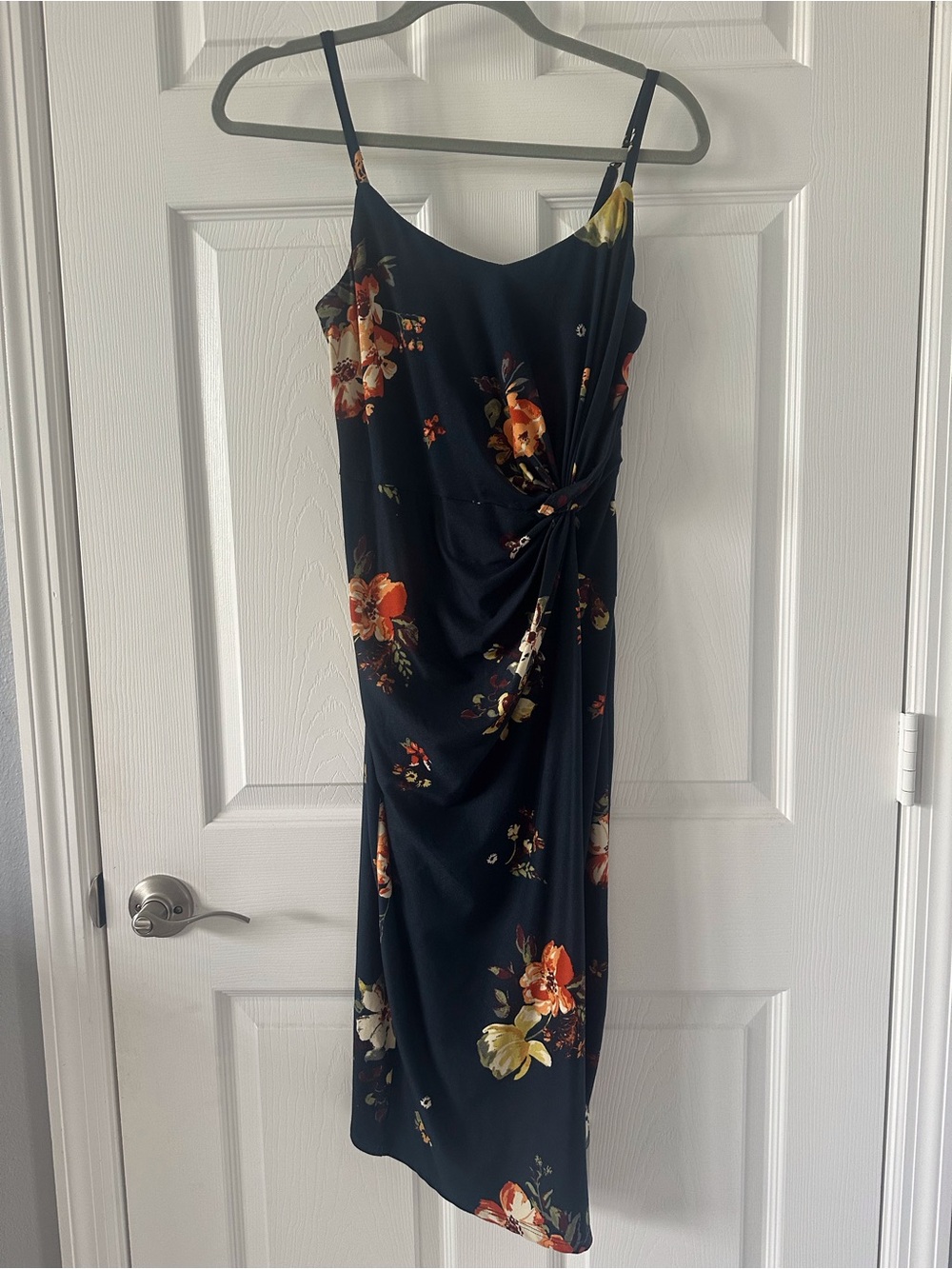 nine britton Black Floral Twist-Front Midi Dress